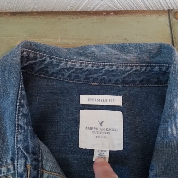 American Eagle Denim Shirt AE Oversized Fit Distressed Button Down size L - Picture 5 of 5